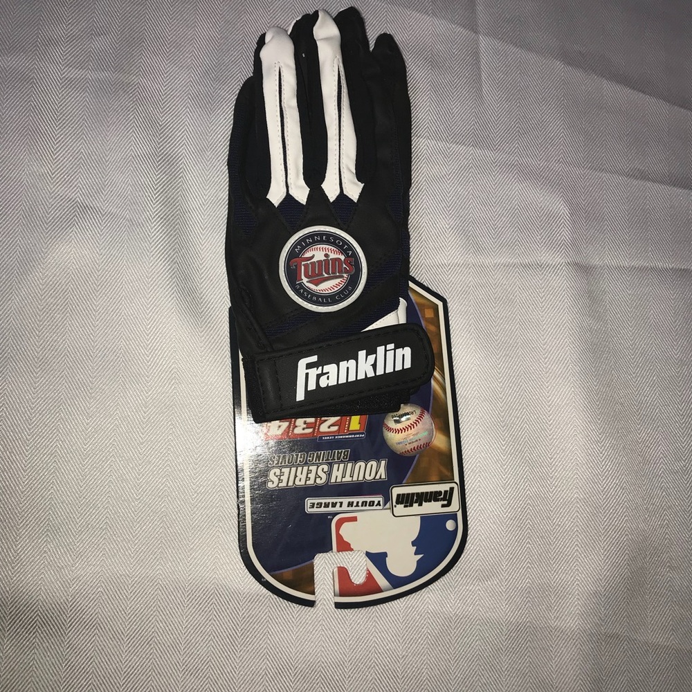 Franklin Minnesota Youth boy Series Batting Glove